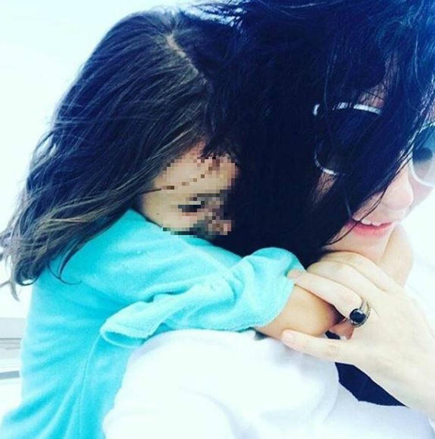 Laura Pausini. Este domingo se celebra el día de la madre en Italia y la cantante no ha podido esperarse para subir una foto con su hija