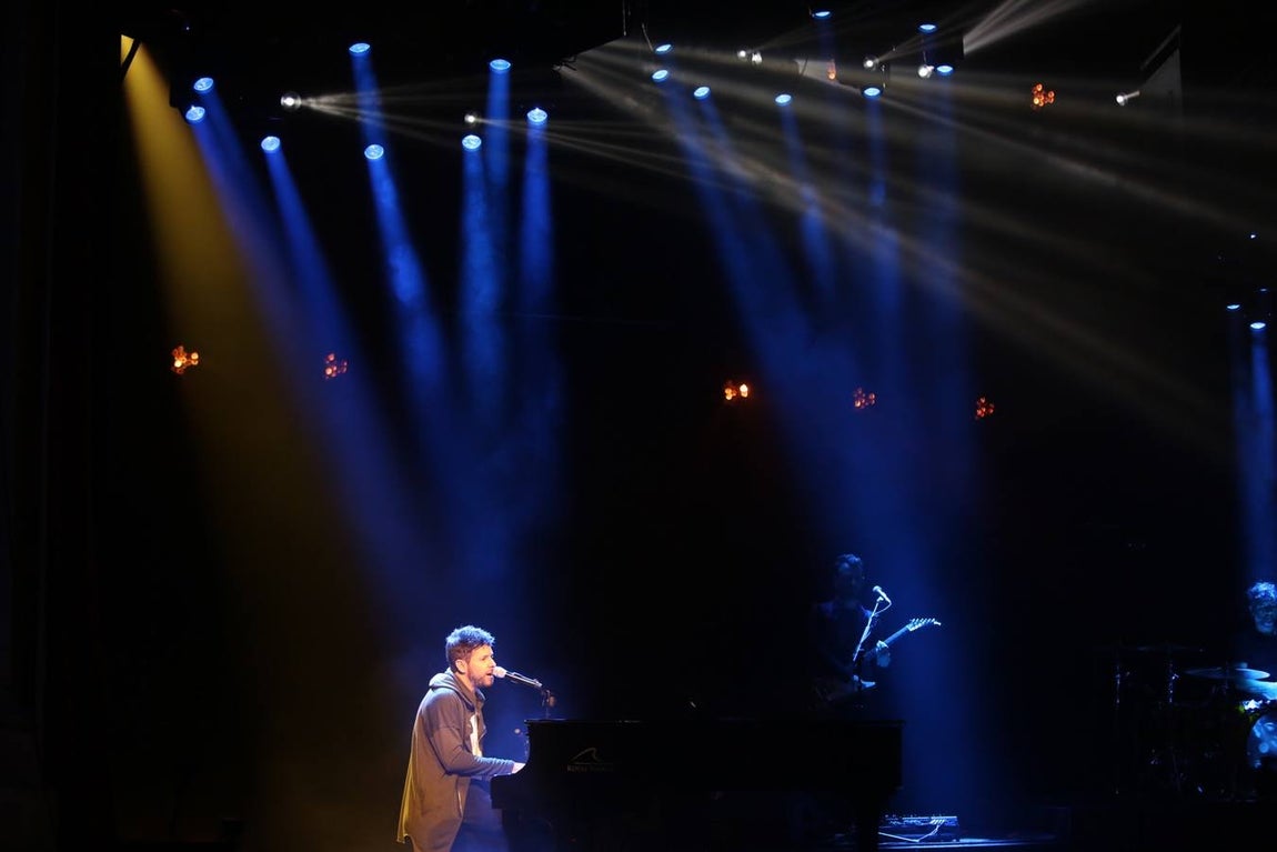 Fotos: Concierto de Pablo López en el Teatro Falla en Cádiz