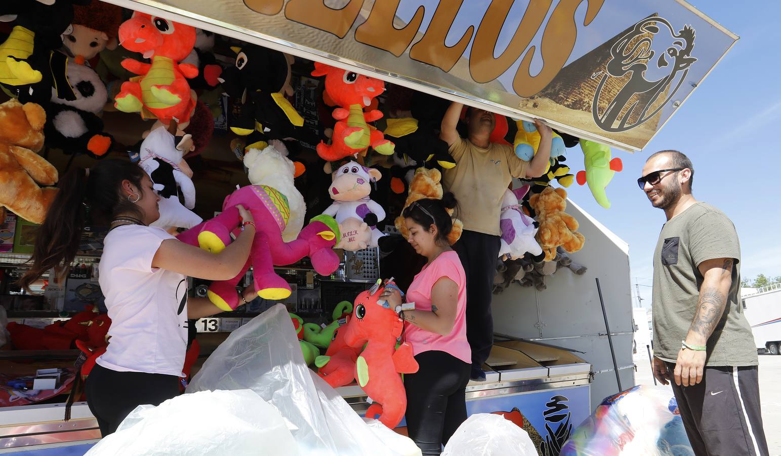 Preparativos de la Feria de Mayo de Córdoba de 2018, en imágenes