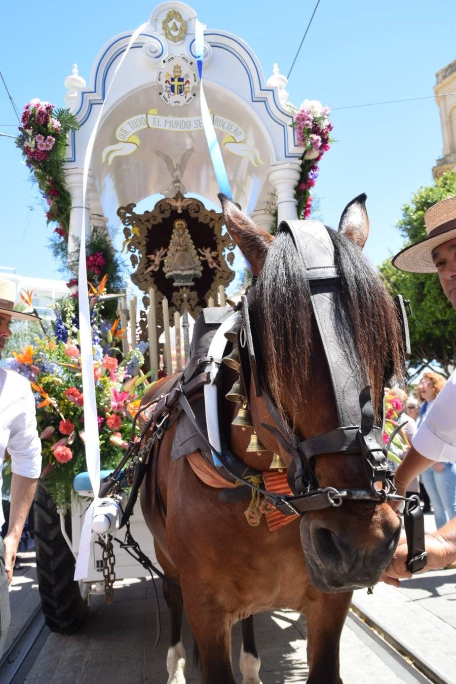 Salida de la hermandad del Rocío de San Fernando