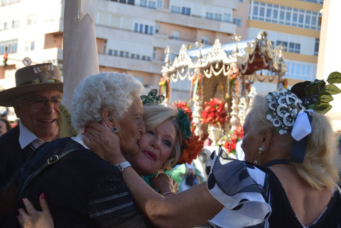 La hermandad del Rocío de Cádiz inicia su camino hacia la Aldea