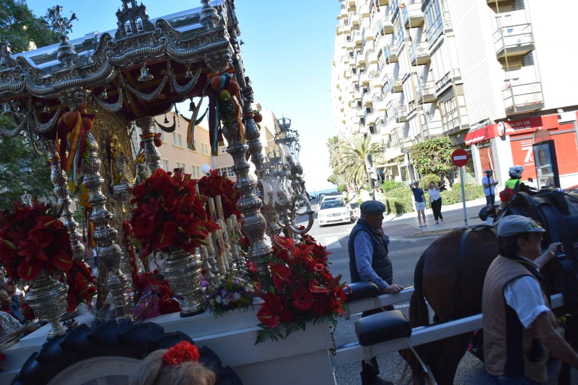La hermandad del Rocío de Cádiz inicia su camino hacia la Aldea