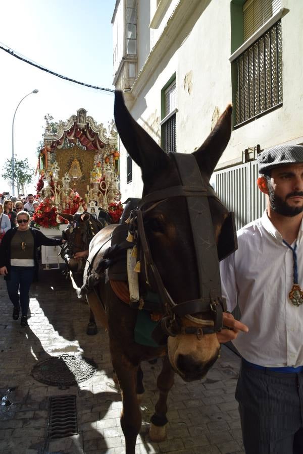 La hermandad del Rocío de Cádiz inicia su camino hacia la Aldea