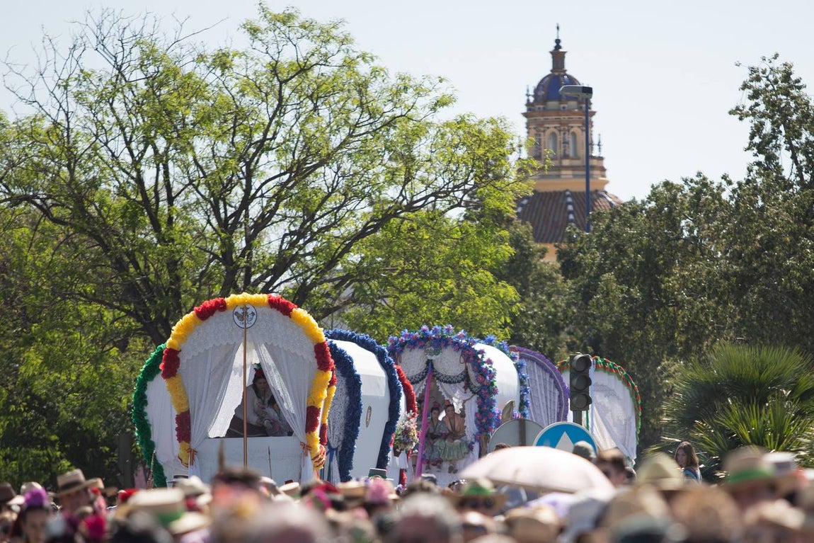Rocío 2018 en Sevilla: salida de la hermandad de Triana