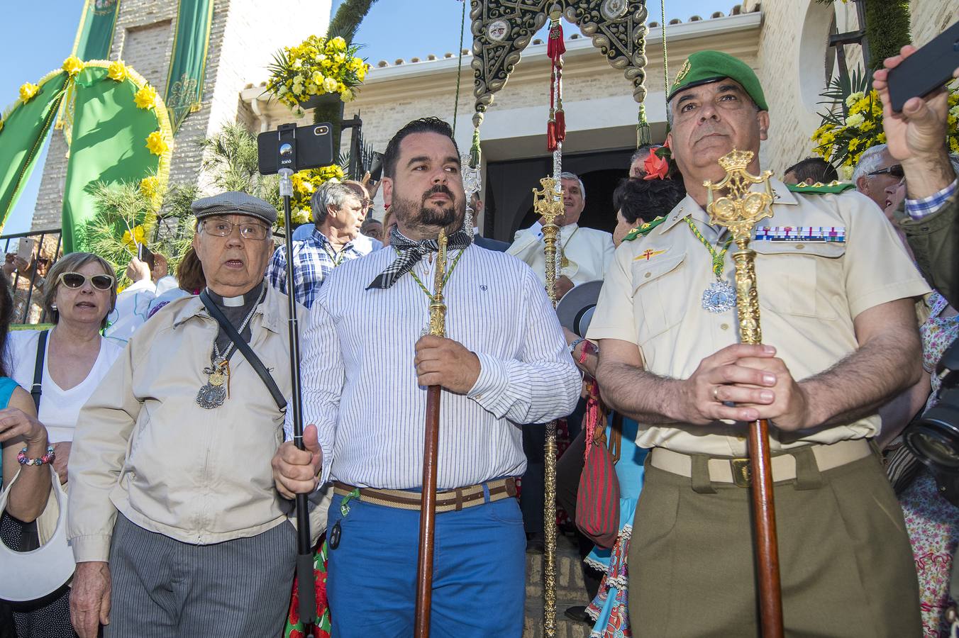 Imágenes del Rocío 2018 en Sevilla: salida de la hermandad de Gines