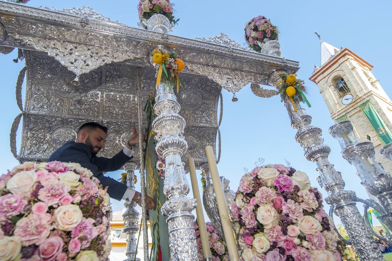 Imágenes del Rocío 2018 en Sevilla: salida de la hermandad de Gines