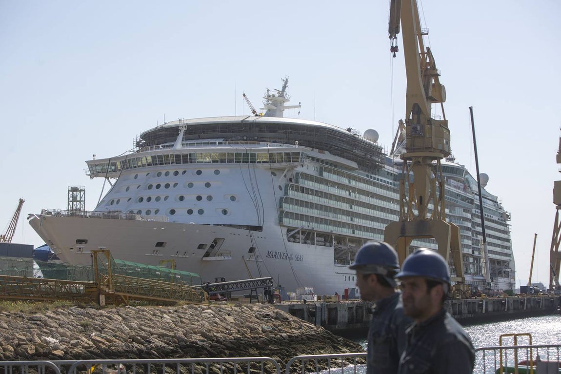 Fotos: La reparación del &#039;Mariner of the seas&#039; en Cádiz, en imágenes