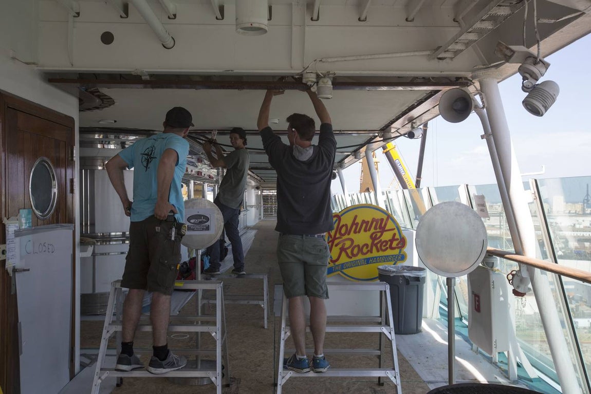 Fotos: La reparación del &#039;Mariner of the seas&#039; en Cádiz, en imágenes