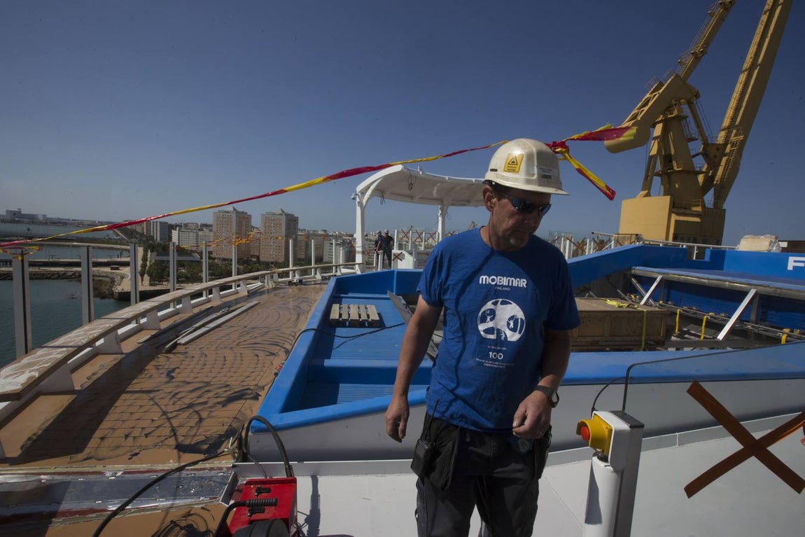 Fotos: La reparación del &#039;Mariner of the seas&#039; en Cádiz, en imágenes