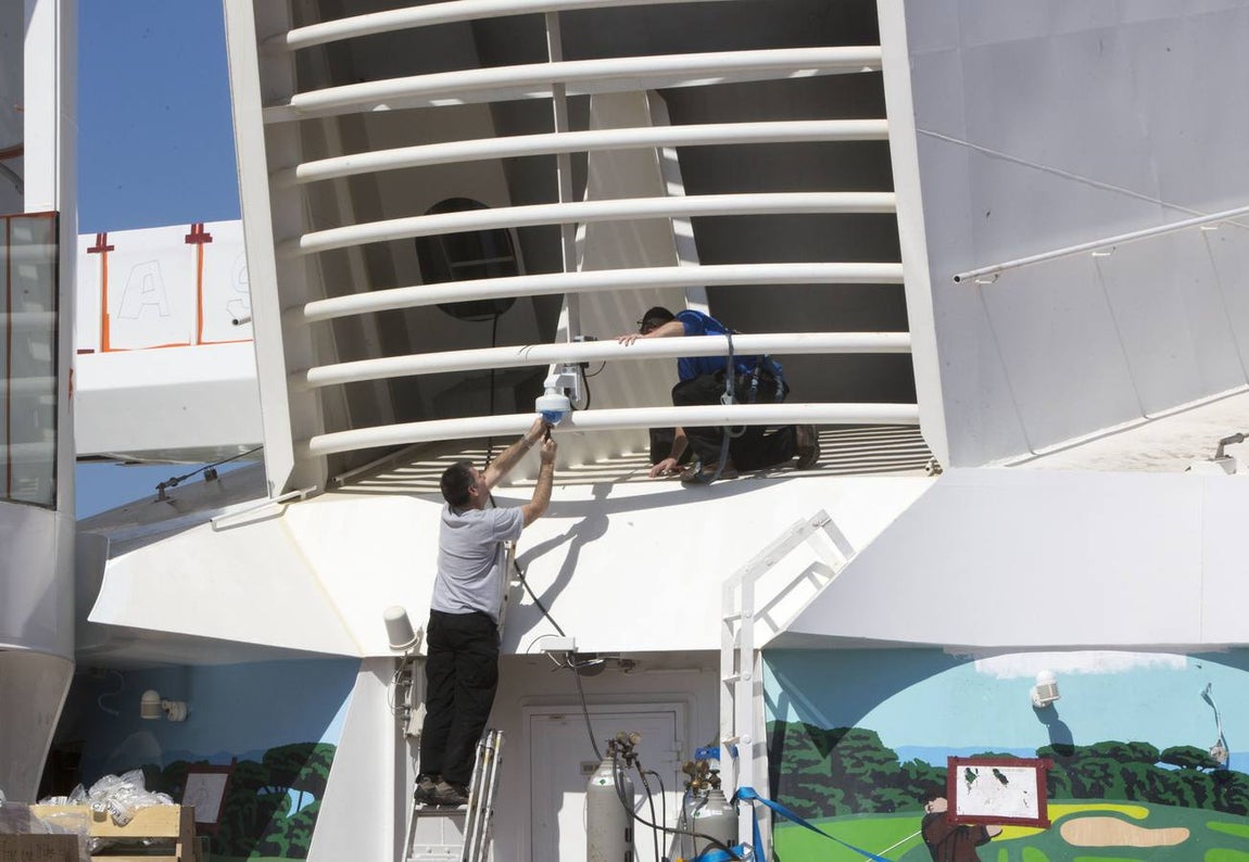 Fotos: La reparación del &#039;Mariner of the seas&#039; en Cádiz, en imágenes