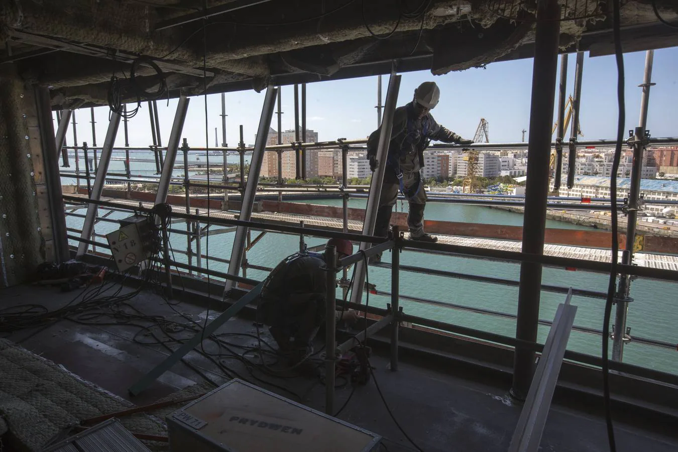 Fotos: La reparación del &#039;Mariner of the seas&#039; en Cádiz, en imágenes