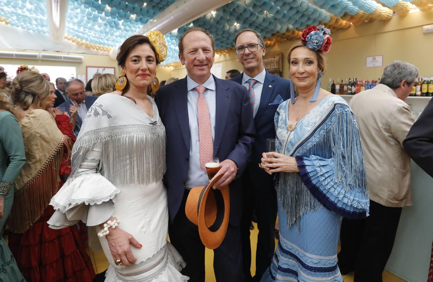 El ambiente en las casetas de la Feria de Córdoba, en imágenes