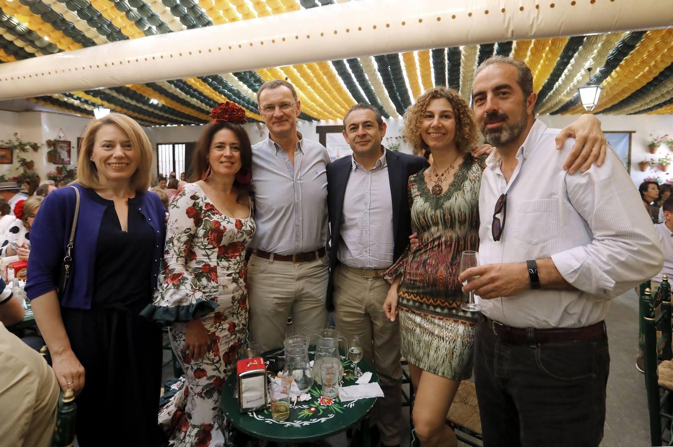 El ambiente en las casetas de la Feria de Córdoba, en imágenes