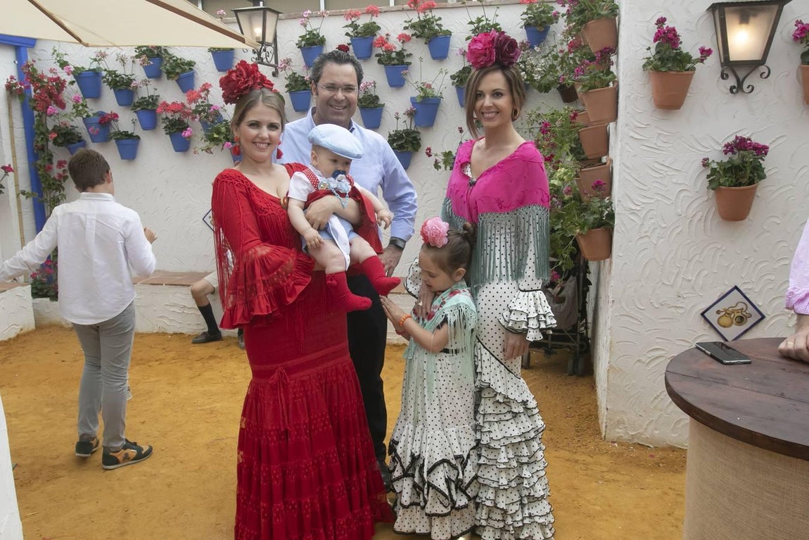 Las casetas el domingo de Feria de Córdoba, en imágenes
