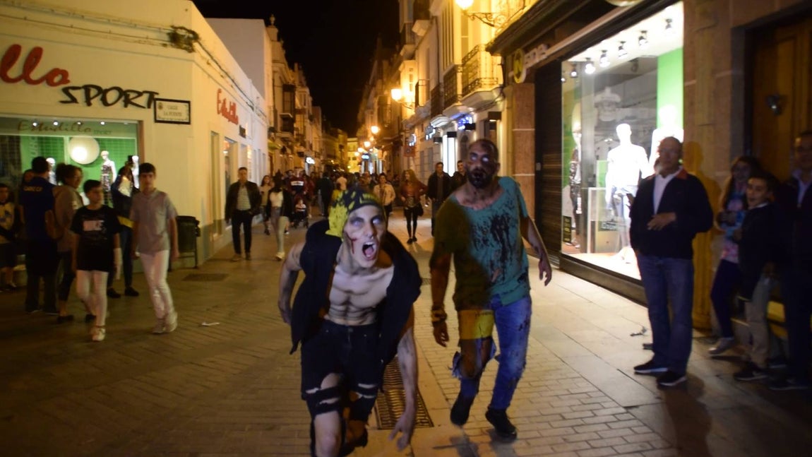 Fotos: Así ha sido el Survival Zombie en Chiclana
