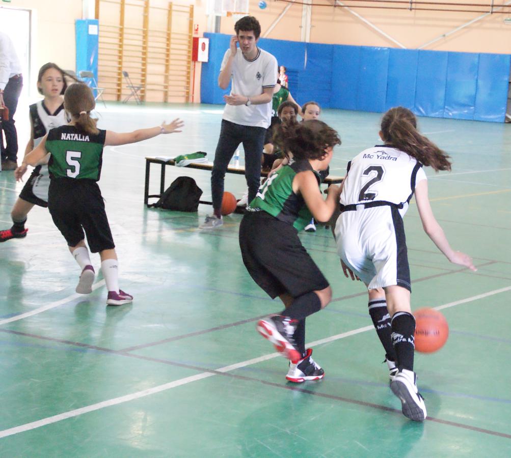 Las mejores imágenes del partido de baloncesto alevín femenino entre Valdefuentes y Patrocinio San José
