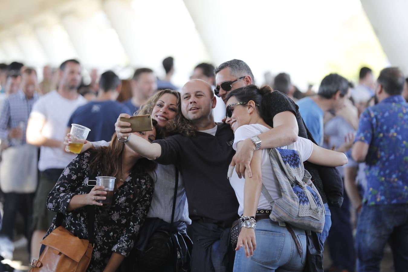 La fiesta de la nostalgia llena el Estadio de la Cartuja