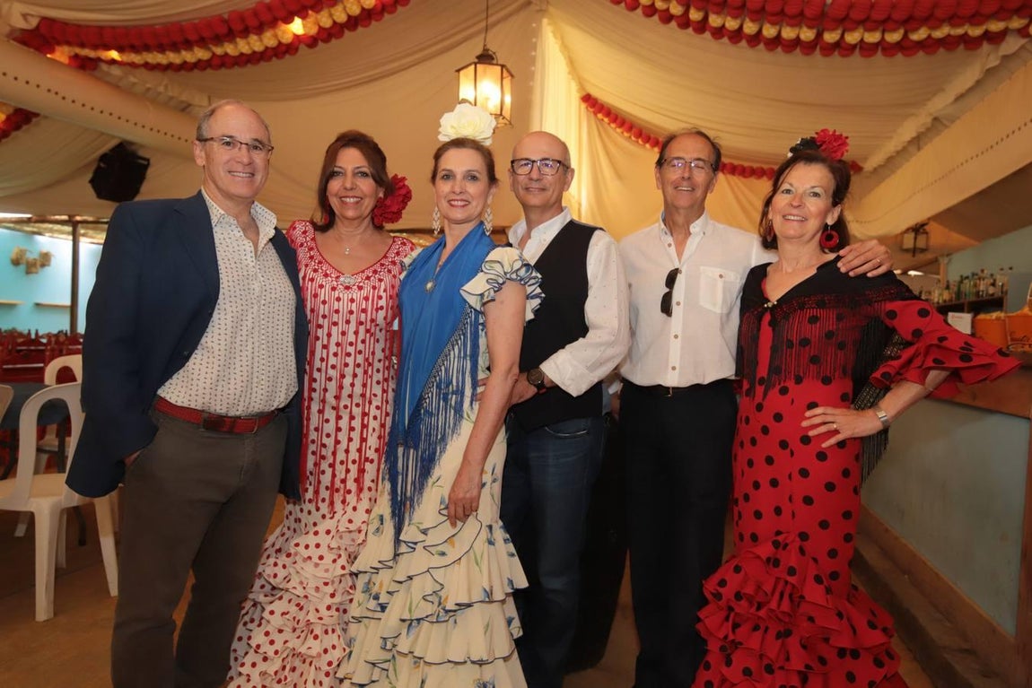 Ambiente de las casetas el sábado de Feria de Córdoba