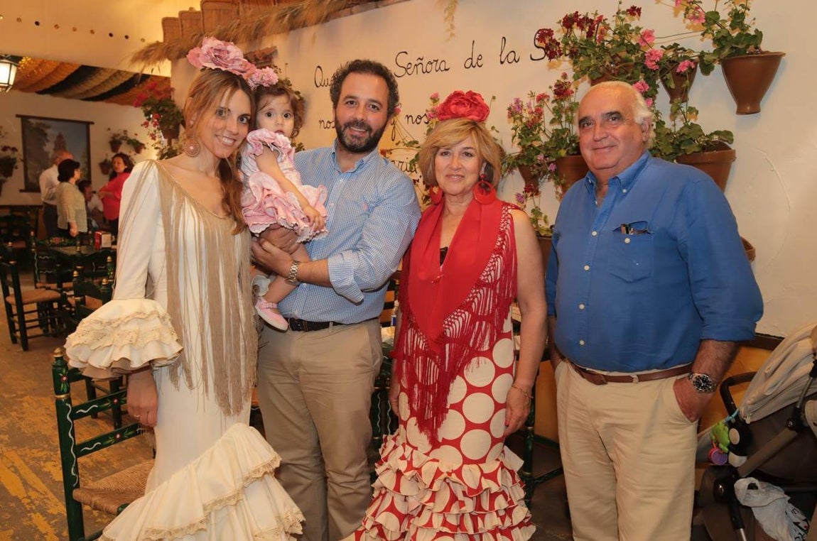Ambiente de las casetas el sábado de Feria de Córdoba
