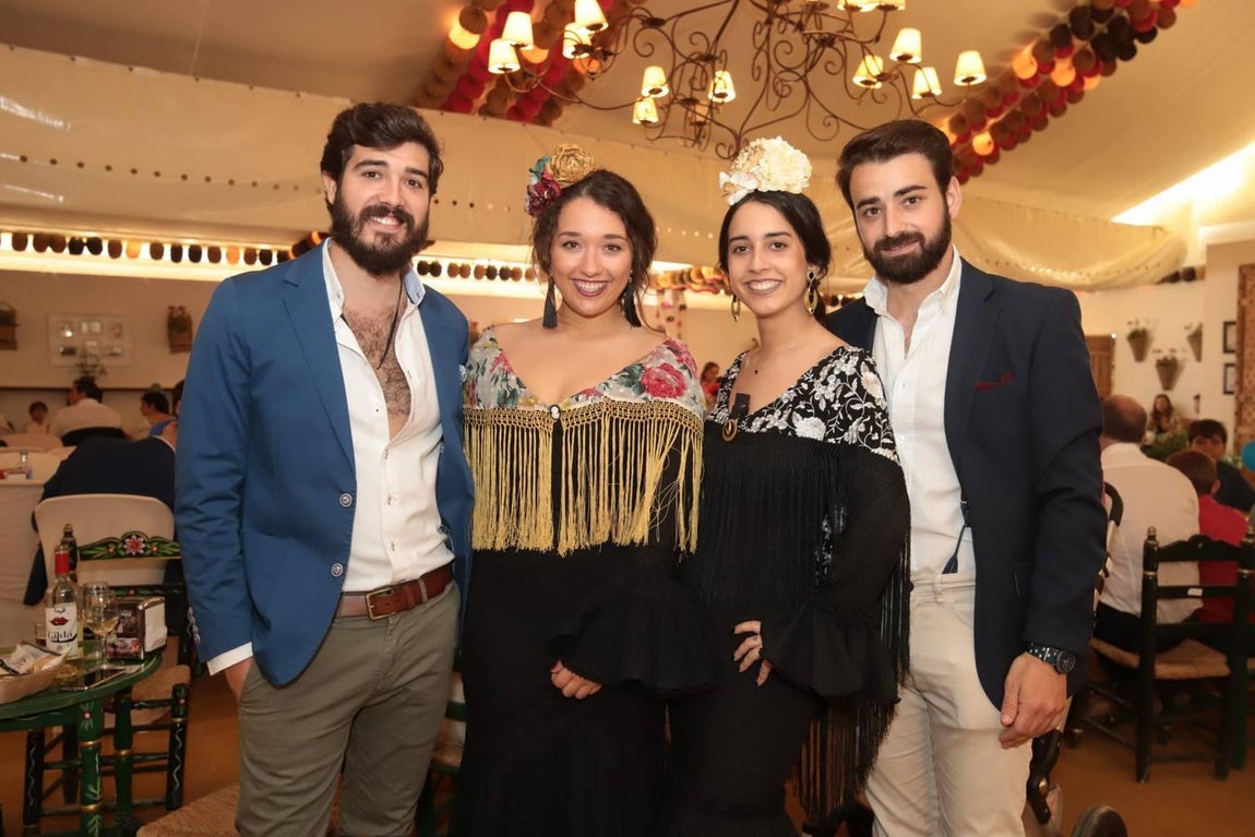 Ambiente de las casetas el sábado de Feria de Córdoba