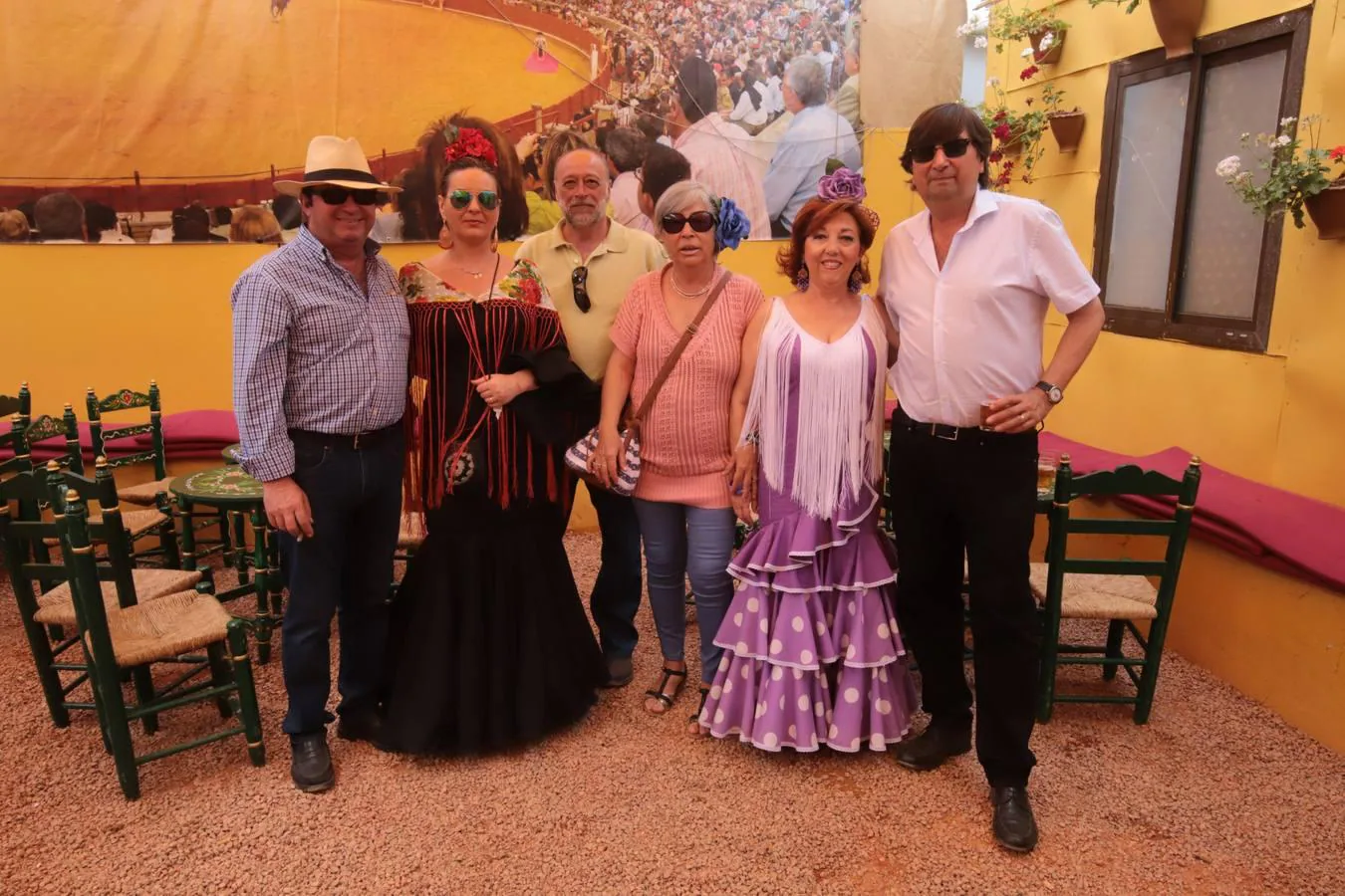 Ambiente de las casetas el sábado de Feria de Córdoba