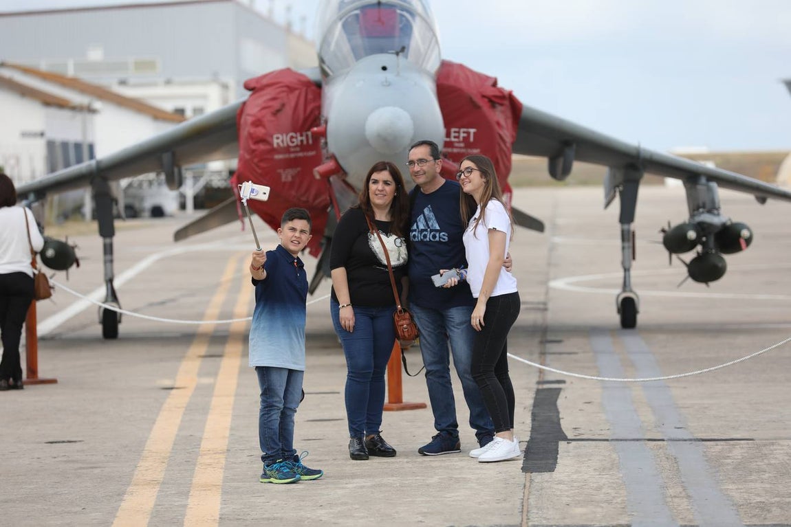 Celebración del Día de las Fuerzas Armadas en la base Naval de Rota