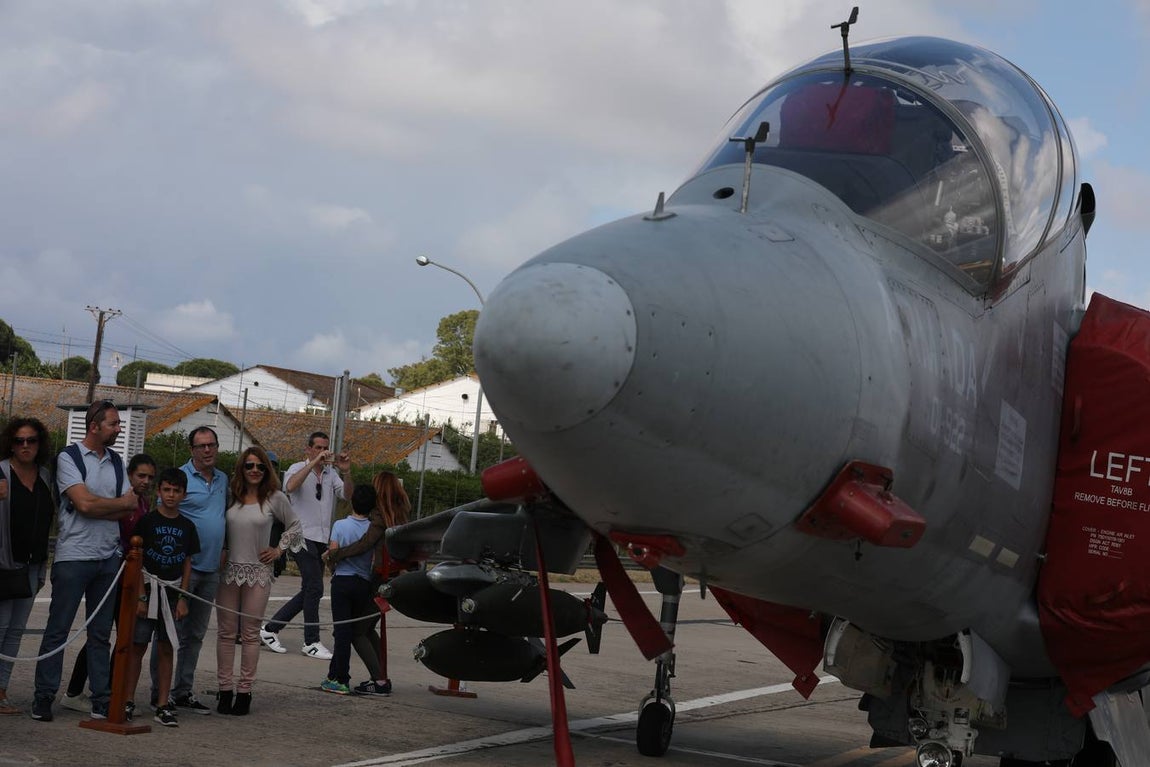 Celebración del Día de las Fuerzas Armadas en la base Naval de Rota