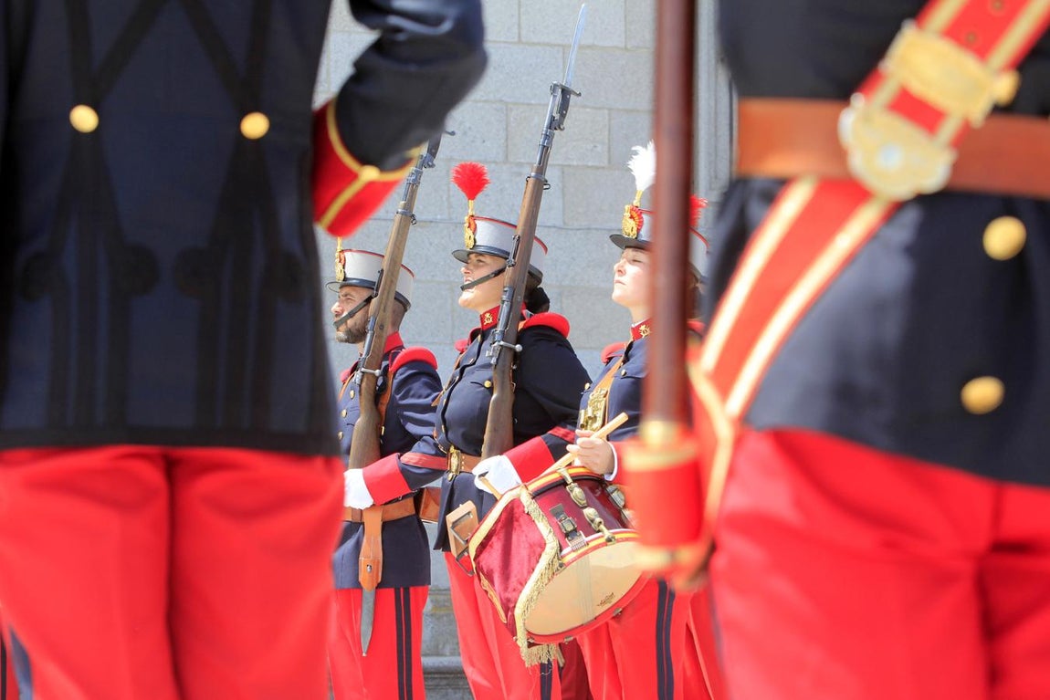 El relevo de la Guardia en el Alcázar de Toledo, en imágenes