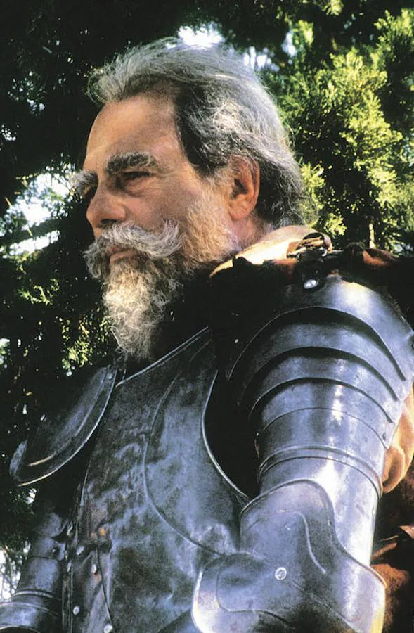 Juan Luis Galalrdo en 2002 en el filme de Gutiérrez Aragón. 