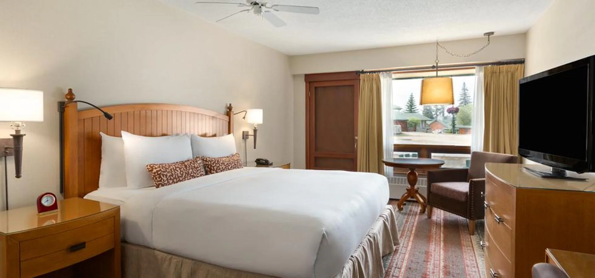 Así es una habitación del resort. Cada una de las habitaciones cuenta con lujosas camas y vistas impresionantes