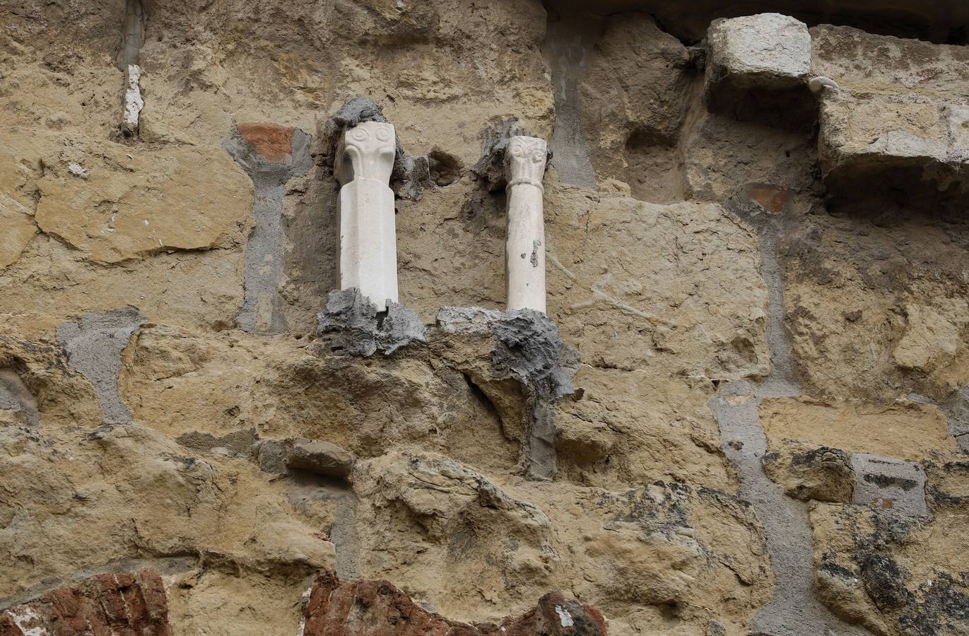 En imágenes, el deterioro de rincones históricos en el Casco de Córdoba