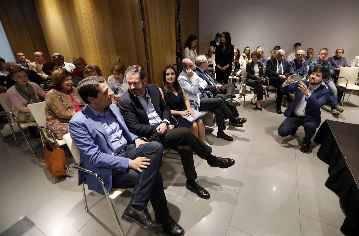 En imágenes, el encuentro con Ignacio Camacho