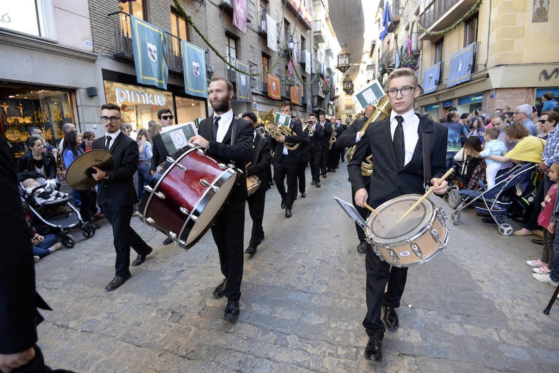 La Tarasca recorre el casco viejo de Toledo