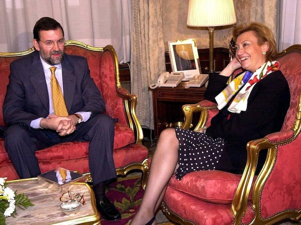 También será en esos años ministro de la Presidencia y portavoz del Gobierno. 