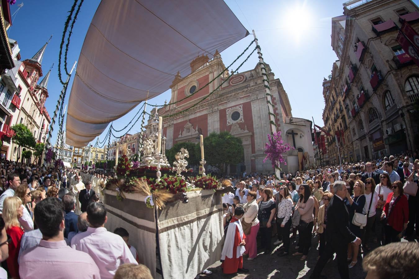 En imágenes, una mañana radiante de Corpus Christi