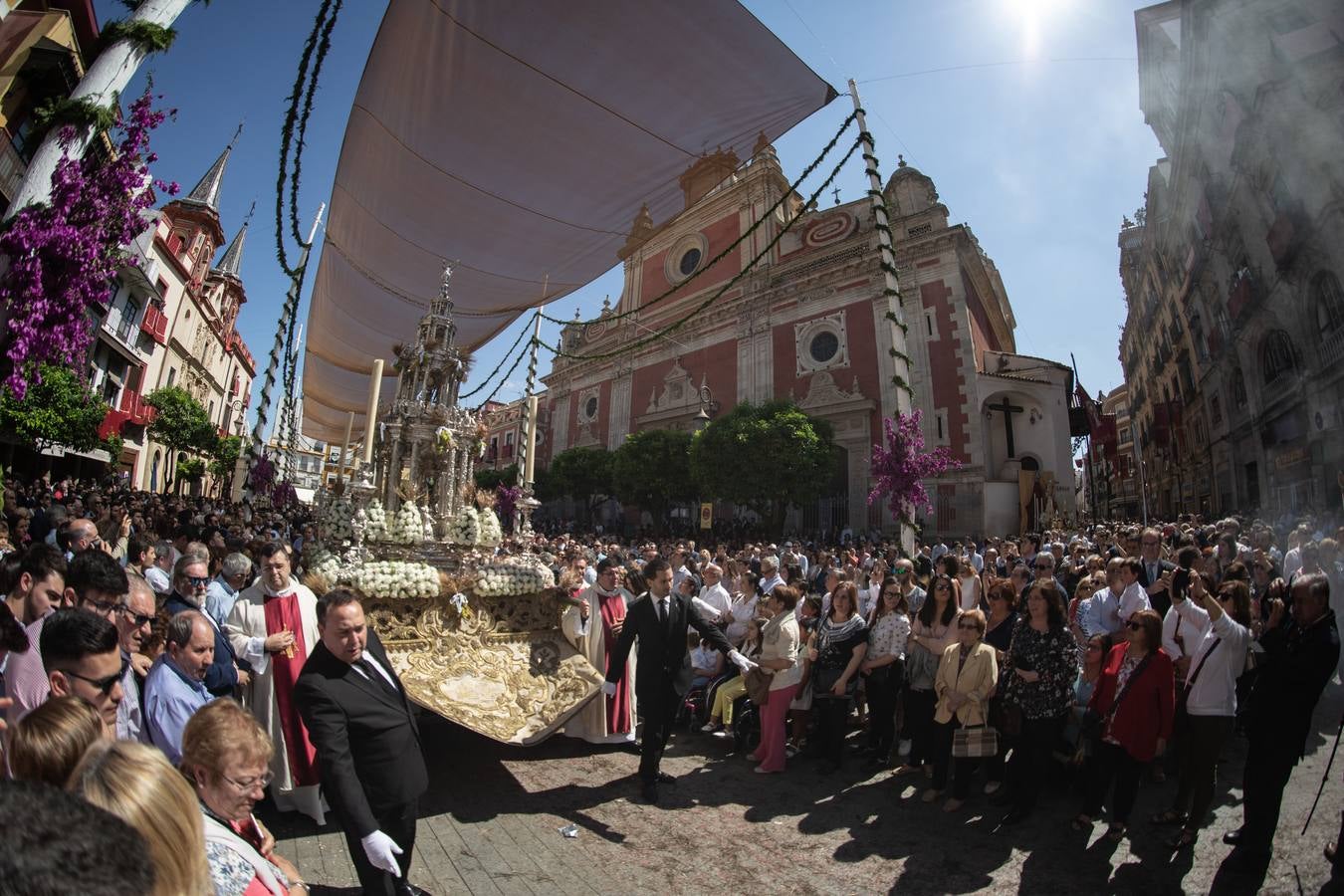 En imágenes, una mañana radiante de Corpus Christi