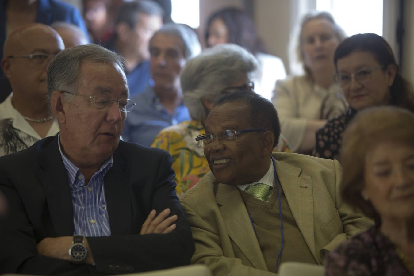 Homenaje estudiantes iberoamericanos de medicina en Cádiz en los años 50 y 60