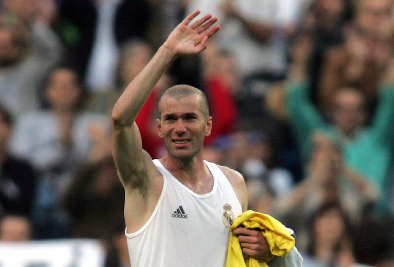 Zidane llora en su último partido como jugador del Real Madrid. Se despidió del conjunto blanco en 2006 y también con cierta sorpresa. 