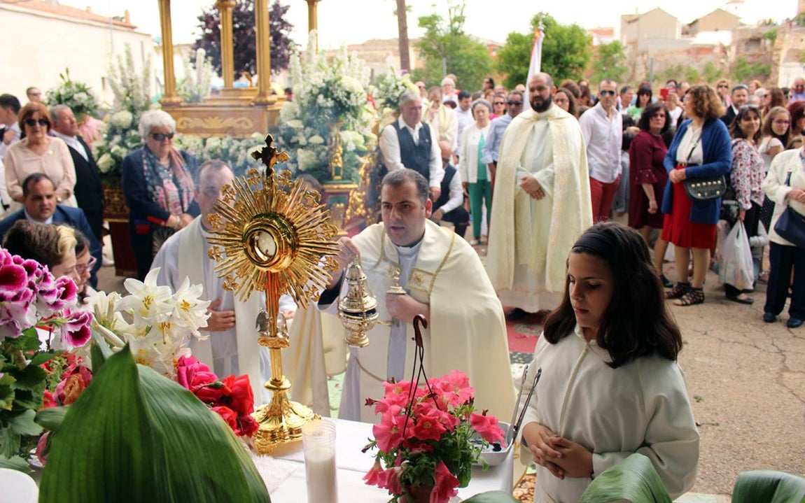 Los pecados y danzantes de Camuñas, en imágenes