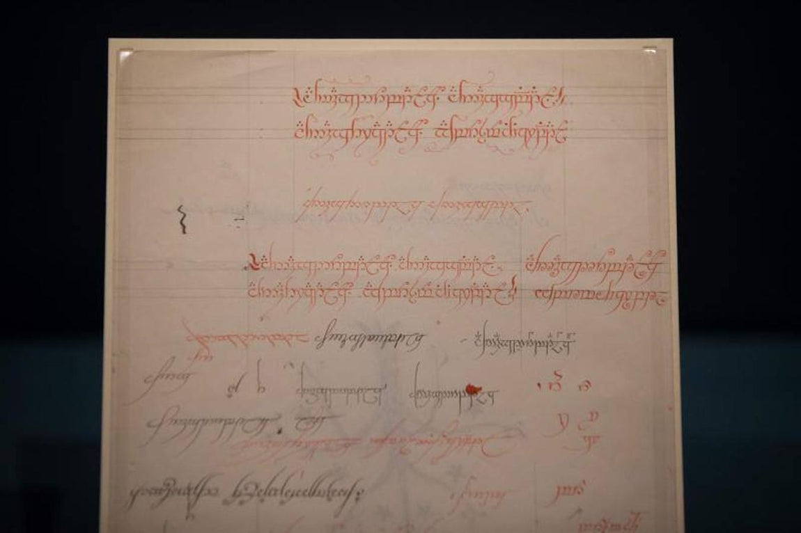 Algunas de las lenguas creadas por el autor británico