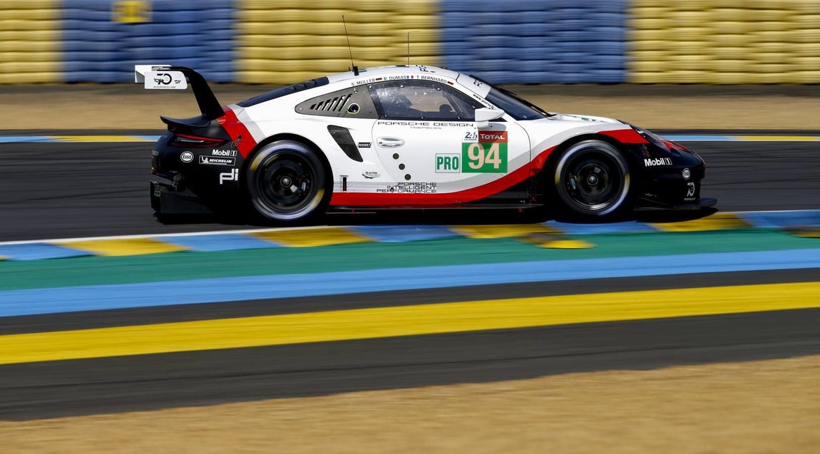 El Porsche 911 RSR es el 911 más rápido de la historia en pista. No es el 911 más potente de todos los tiempos, mérito que corresponde al 911 GT2 RS, ni el más veloz en línea recta. 