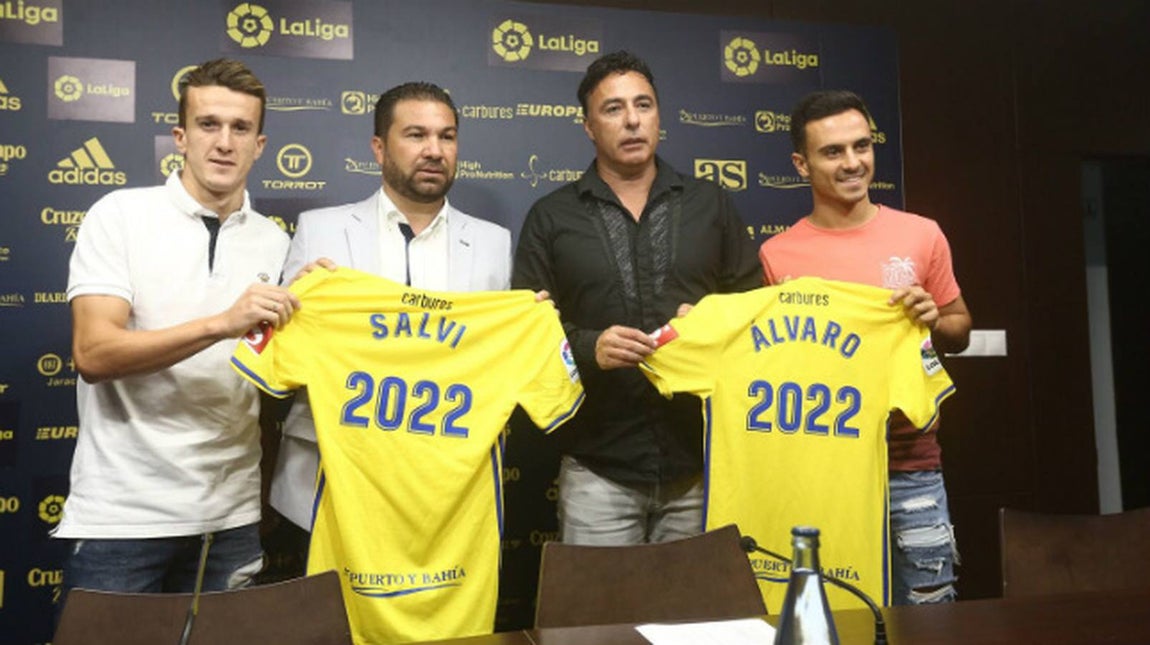 El Cádiz renueva a Salvi y Alvarito. 