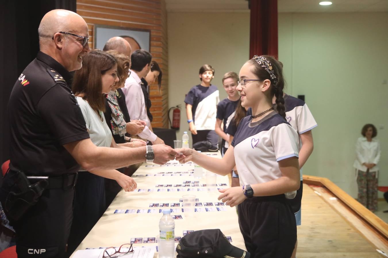 La Policía entrega los carnet de ciberexpert@s a alumnos gaditanos