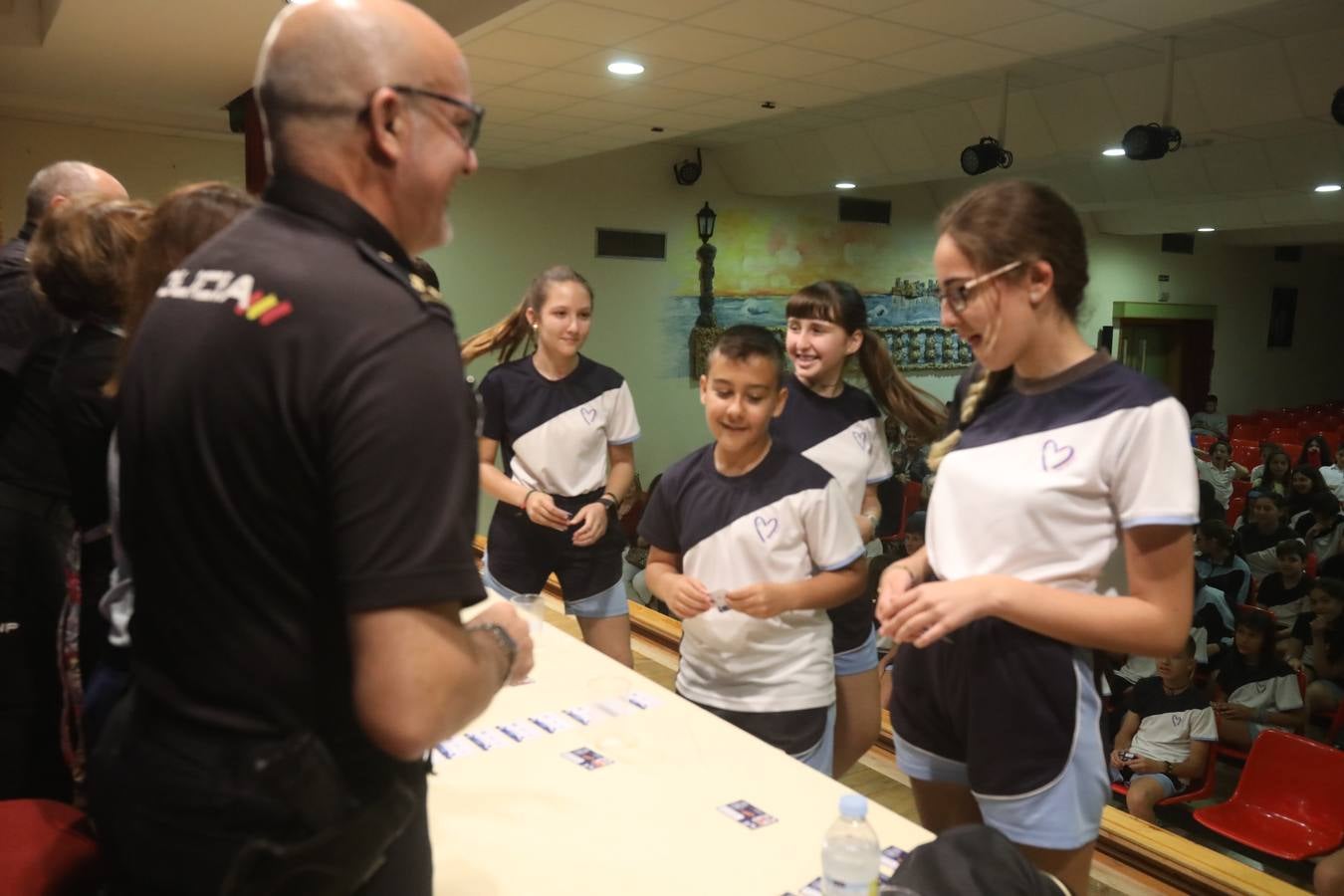 La Policía entrega los carnet de ciberexpert@s a alumnos gaditanos