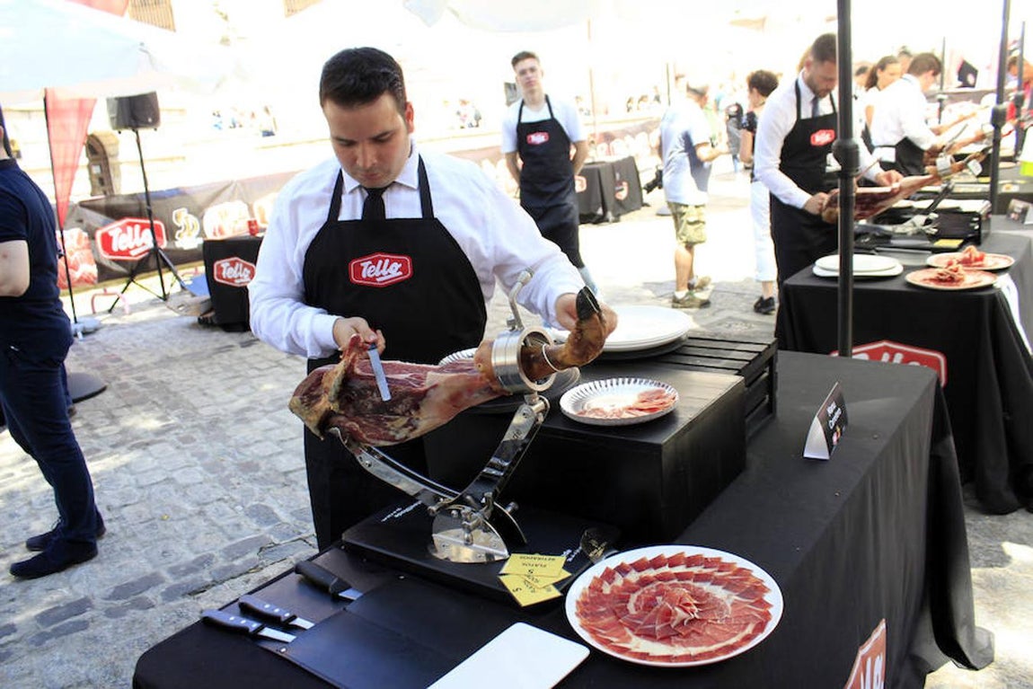 Tello celebra su 50 aniversario con el Campeonato Internacional Solidario de Cortadores de Jamón