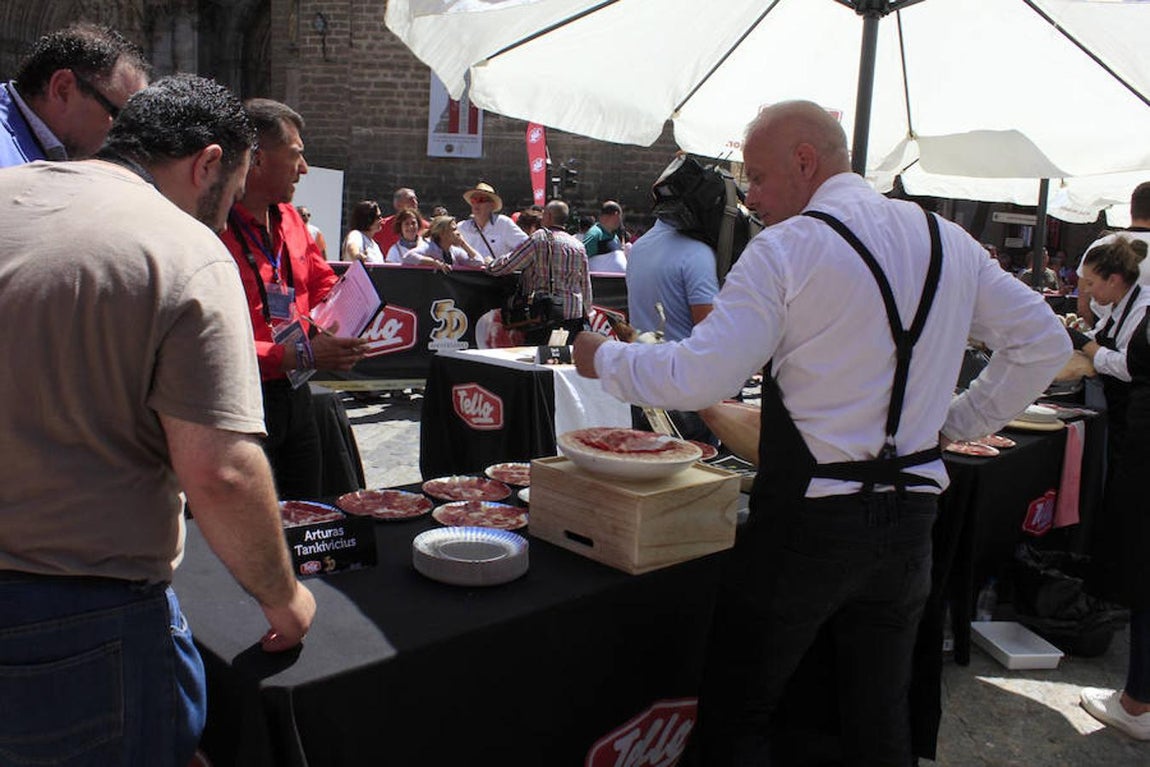 Tello celebra su 50 aniversario con el Campeonato Internacional Solidario de Cortadores de Jamón