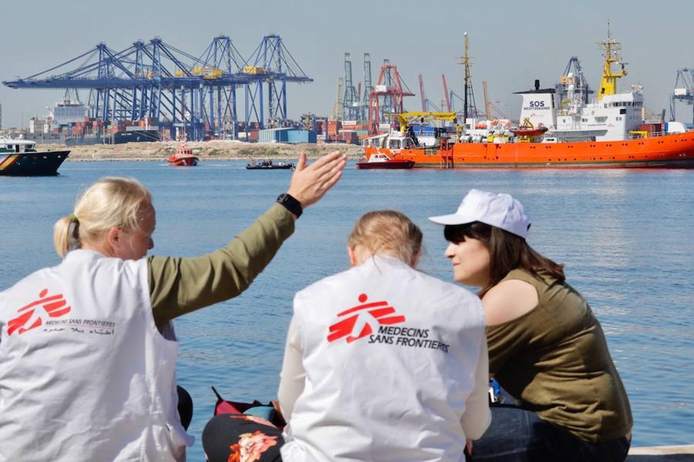 El Aquarius entrando en el Puerto de Valencia. 