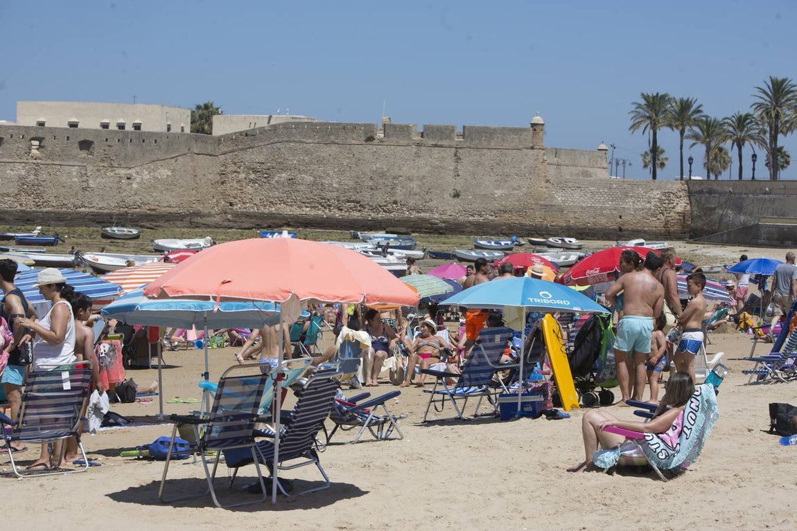 Playa de La Caleta en Cádiz capital