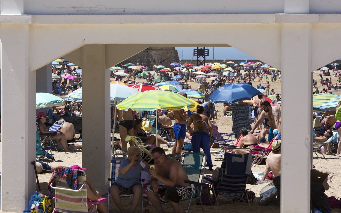 Playa de La Caleta en Cádiz capital