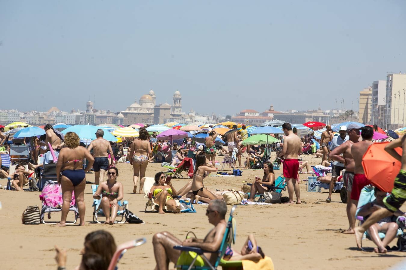 Playa de La Victoria en Cádiz capital